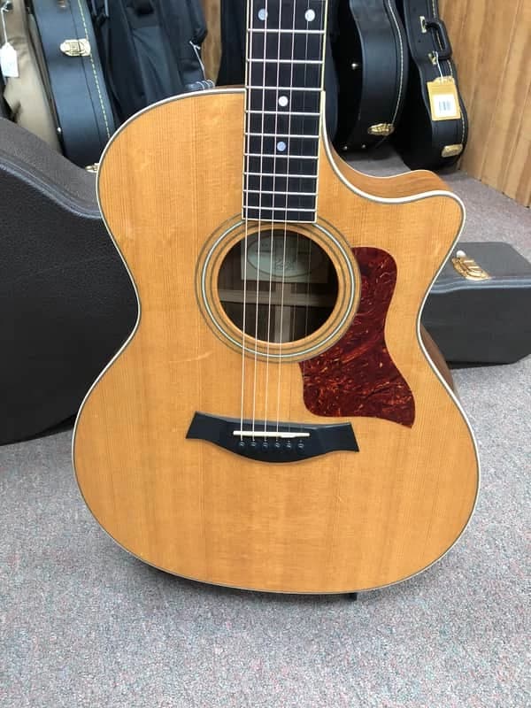 Taylor 414-CE-L4 Ovangkol Back and Sides w/ Hardcase